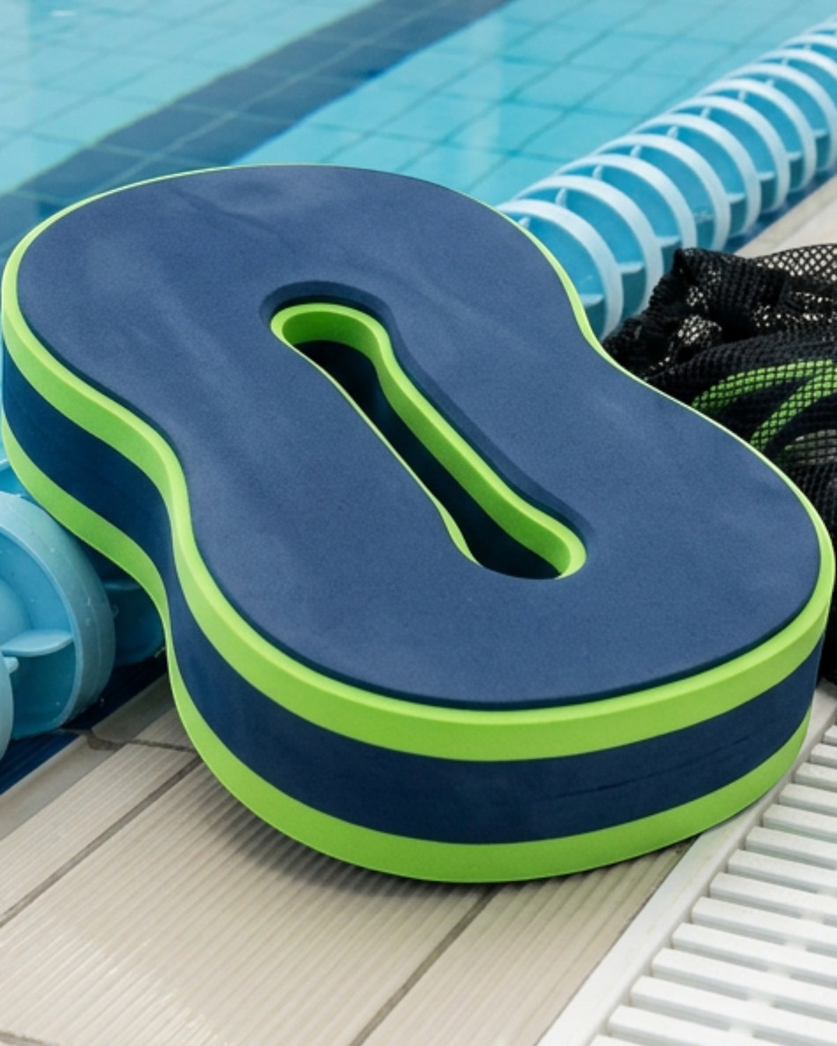 Kjwfx Figure-Eight Pull-Kick Training Float 32 cm Lime Navy - Lifestyle view